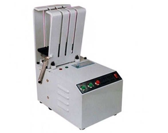 Máy đếm tiền Mazsan DK-93 với thiết kế màu trắng thanh lịch nhã nhặn