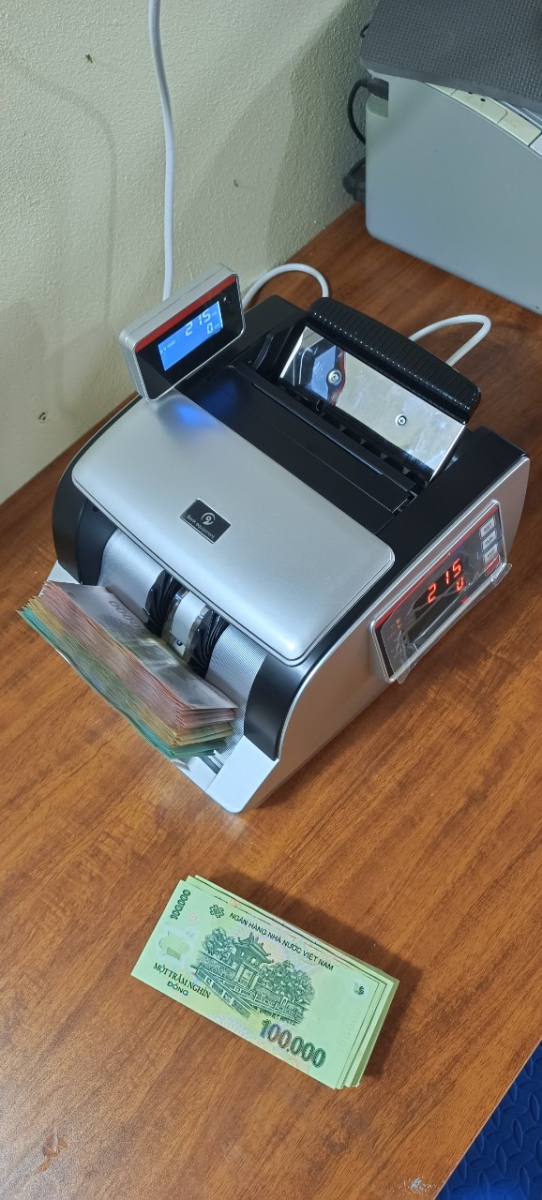 Máy đếm tiền Mazsan 0366R với thiết kế khỏe khoắn ,tốc độ đếm siêu nhanh , giá rẻ