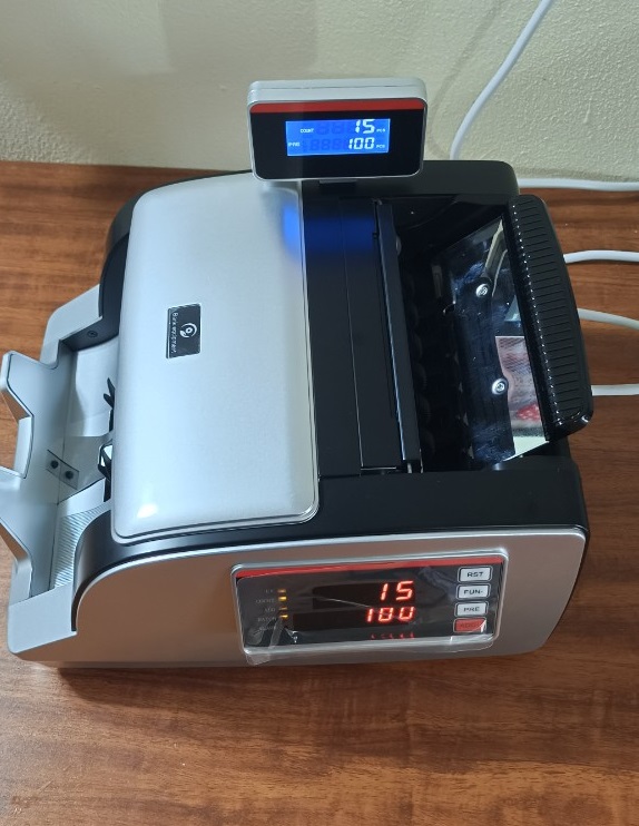 Hình ảnh trực quan về máy đếm tiền có tốc độ đếm cực cao Mazsan 0366R