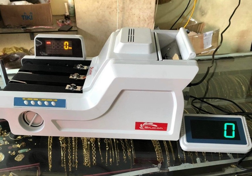 Thiết kế hiện đại của máy đếm tiền phát hiện siêu tiền giả Silicon MC 8800 