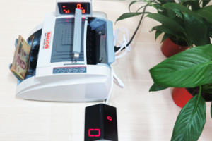 Máy đếm tiền Xiudun AL 7800: Giá bao nhiêu? Có nên mua không?